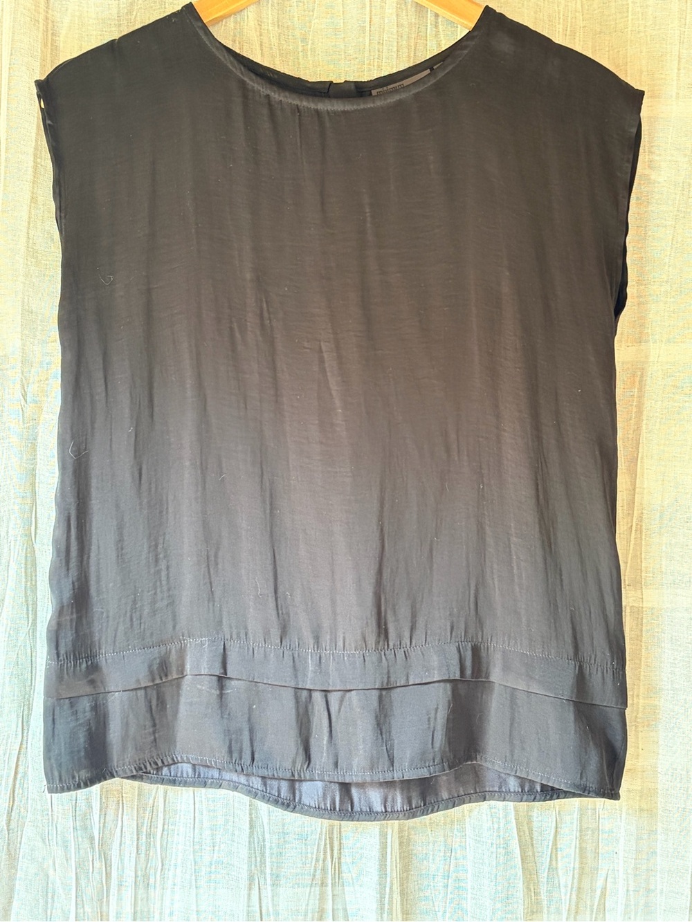 Minimum Black Sleeveless Satin Boxy Top S
